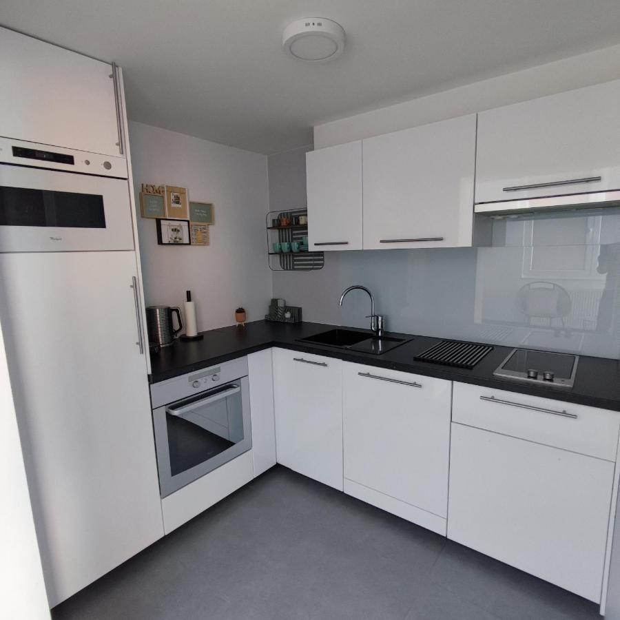 Apartment Villa Ksenija Остенде Екстериор снимка